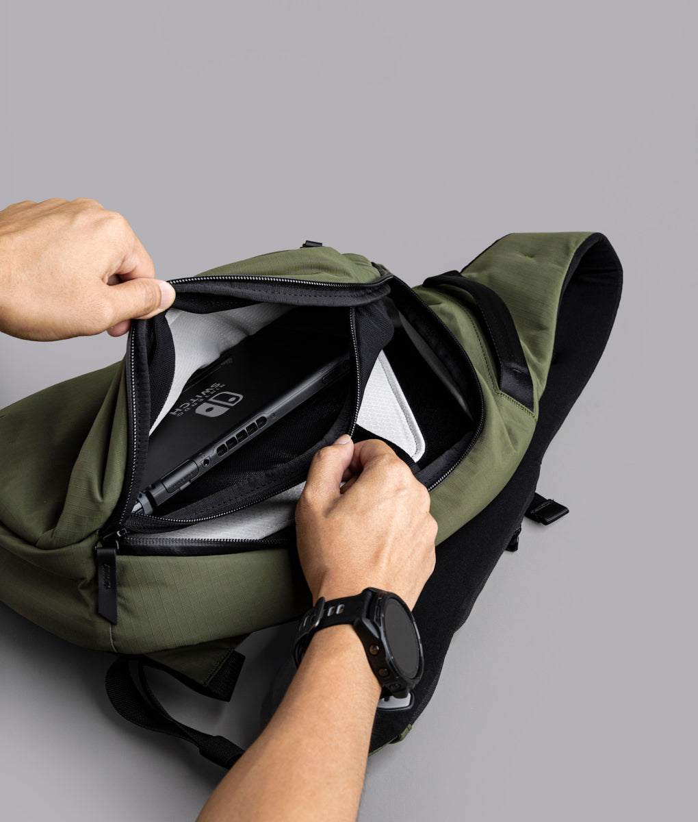 Metro Crossbody – Left Shoulder