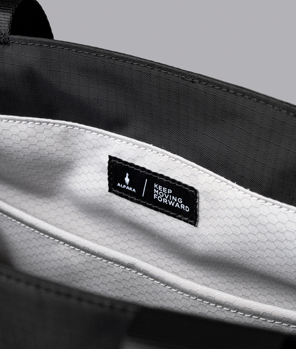 Alpaka Elements tote bag featuring durable materials and elegant design ideal for everyday use