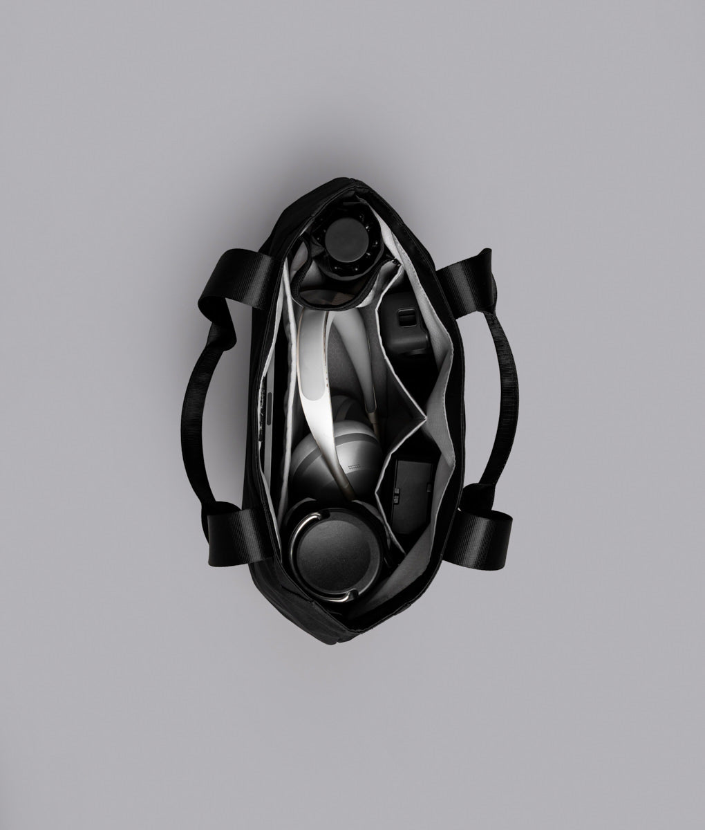 Alpaka Elements tote bag featuring durable materials and elegant design ideal for everyday use