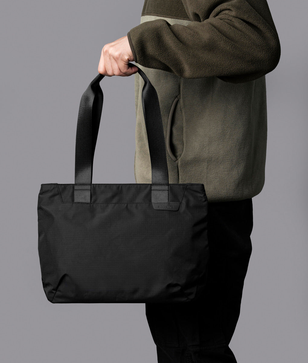 Alpaka Elements tote bag featuring durable materials and elegant design ideal for everyday use
