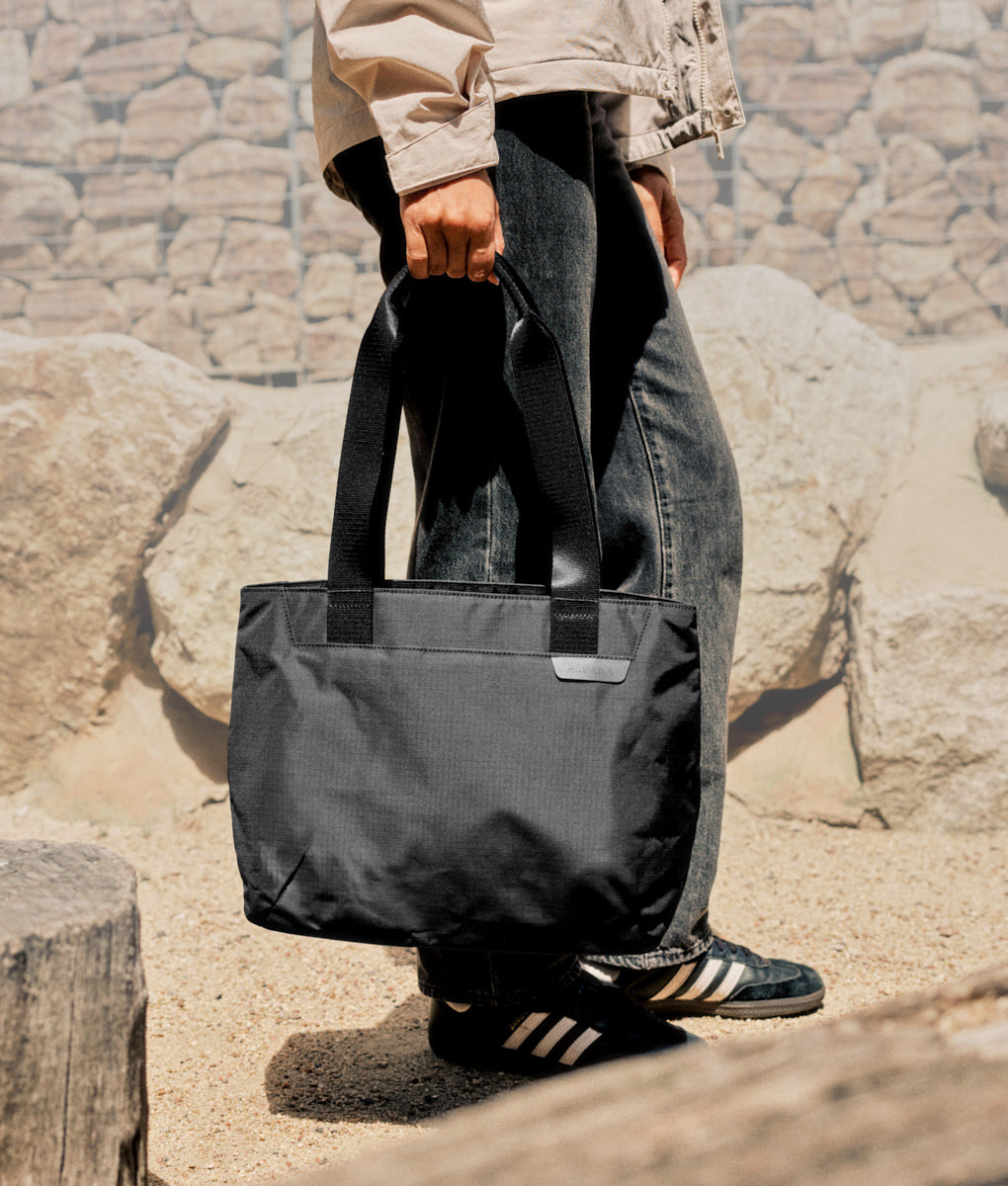 Alpaka Elements tote bag featuring durable materials and elegant design ideal for everyday use