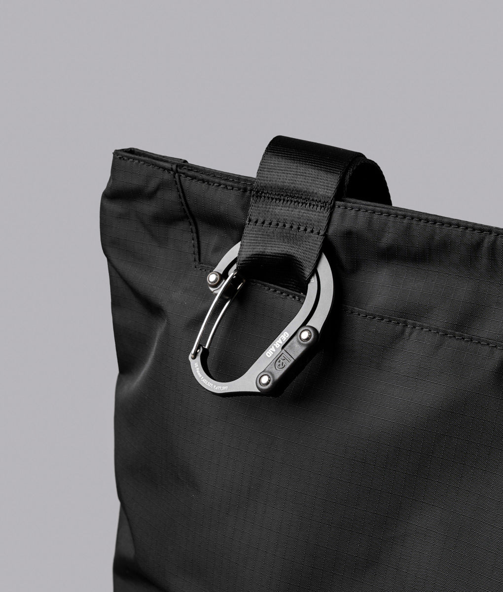 Alpaka Elements tote bag featuring durable materials and elegant design ideal for everyday use