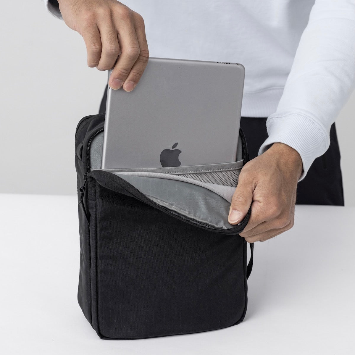 BLACK EMBER BOARDING KIT - JET BLACK 4L