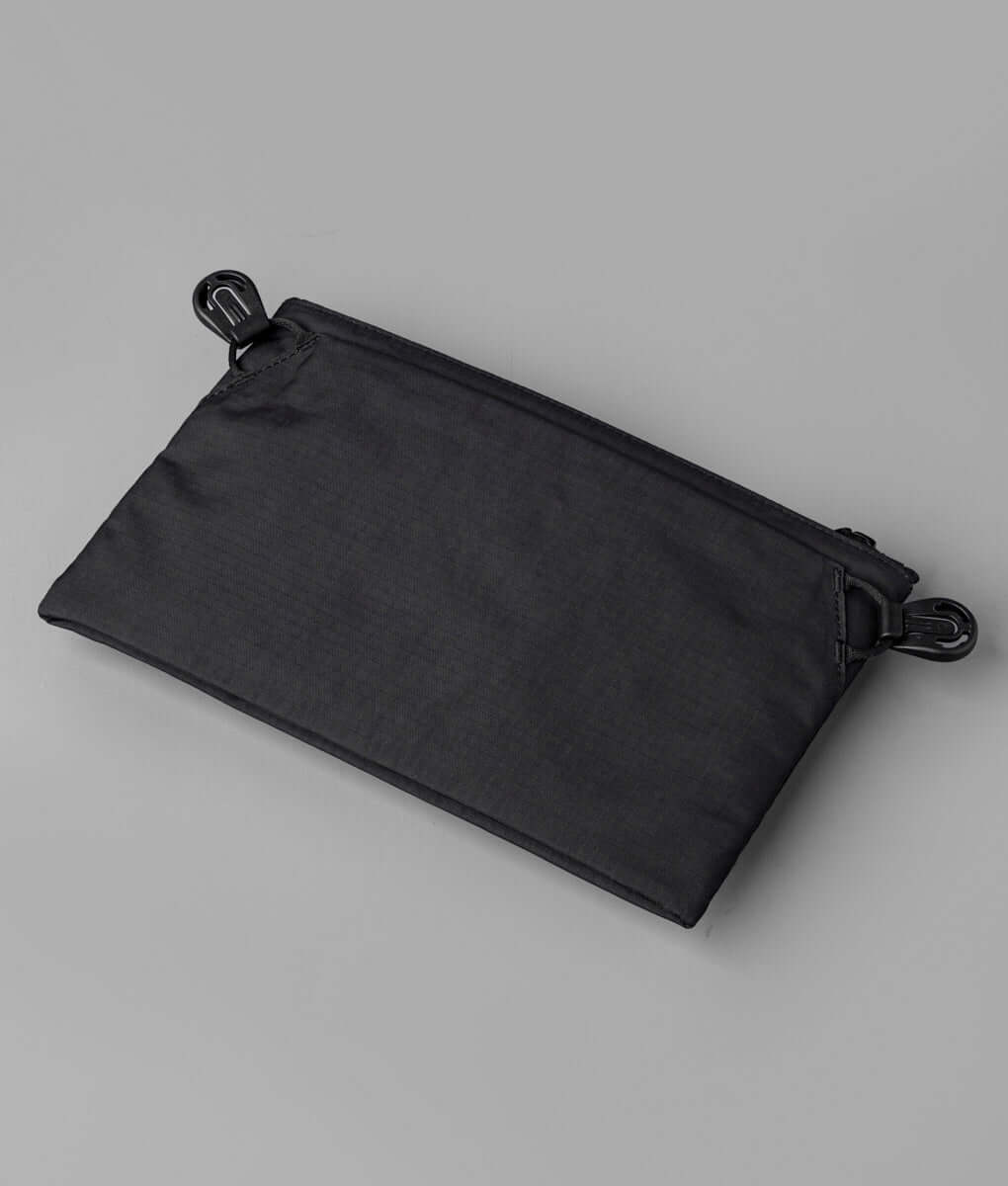 Alpaka Zip Pouch Max v2 offering premium durability and sleek design for secure storage solutions