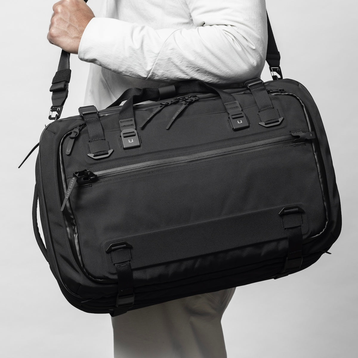 The BLACK EMBER FORGE 40 EMBERTEX™ PFAS FREE - JET BLACK : 30L - 40L EXPANSION