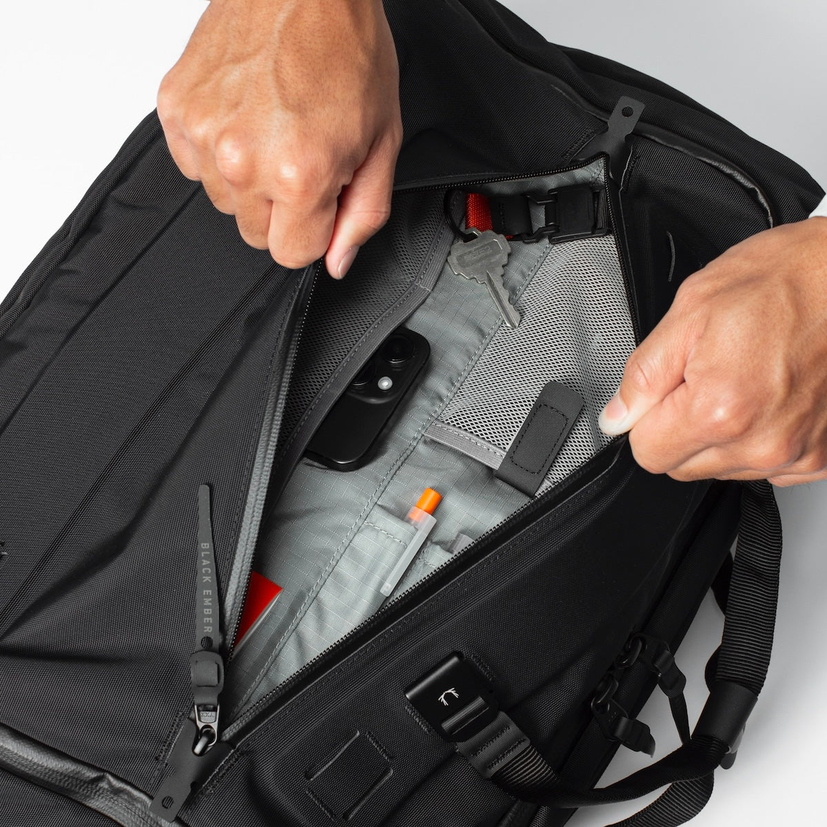 The BLACK EMBER FORGE 40 EMBERTEX™ PFAS FREE - JET BLACK : 30L - 40L EXPANSION