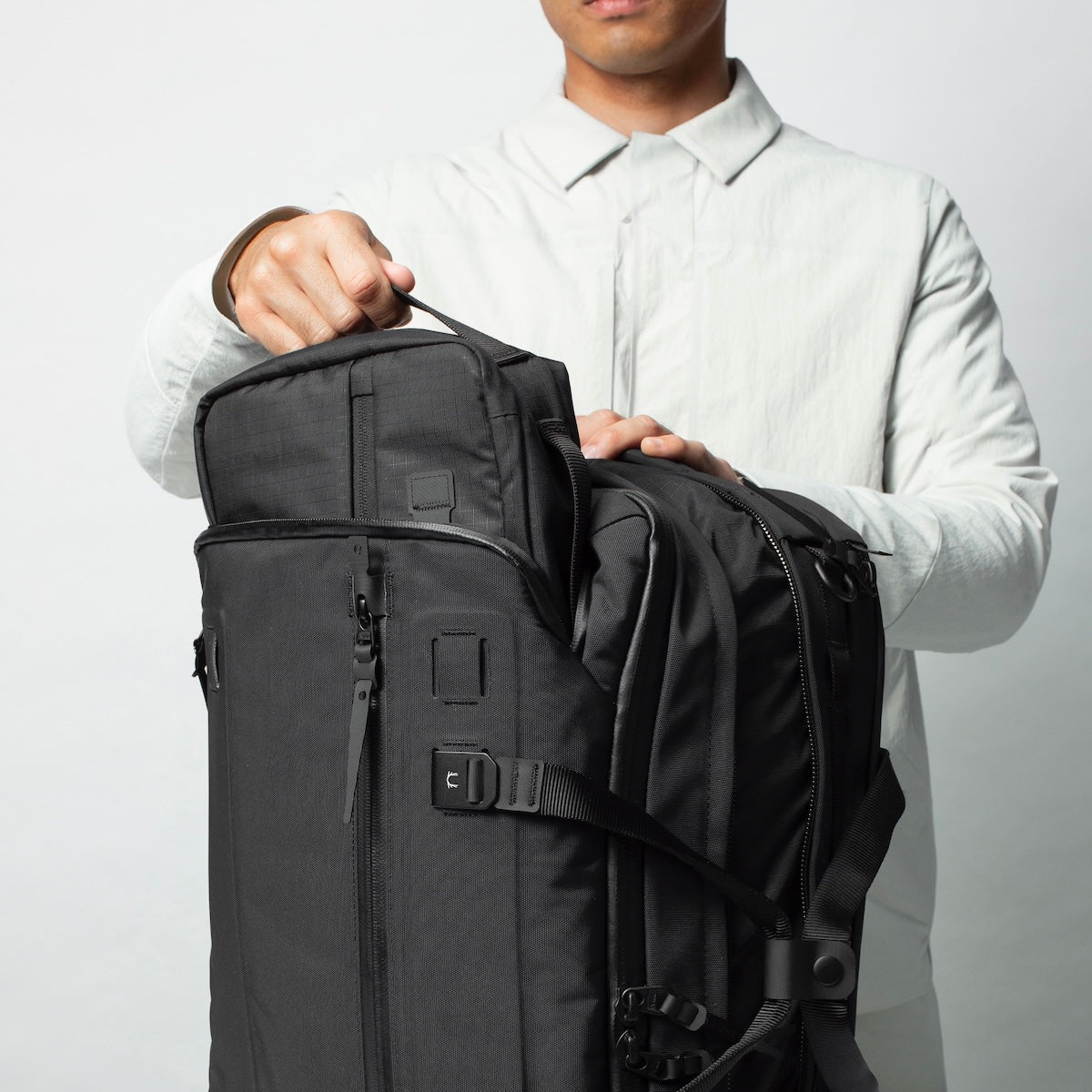 The BLACK EMBER FORGE 40 EMBERTEX™ PFAS FREE - JET BLACK : 30L - 40L EXPANSION