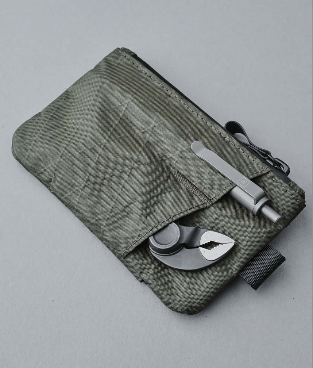 ALPAKA Zip Pouch Pro.