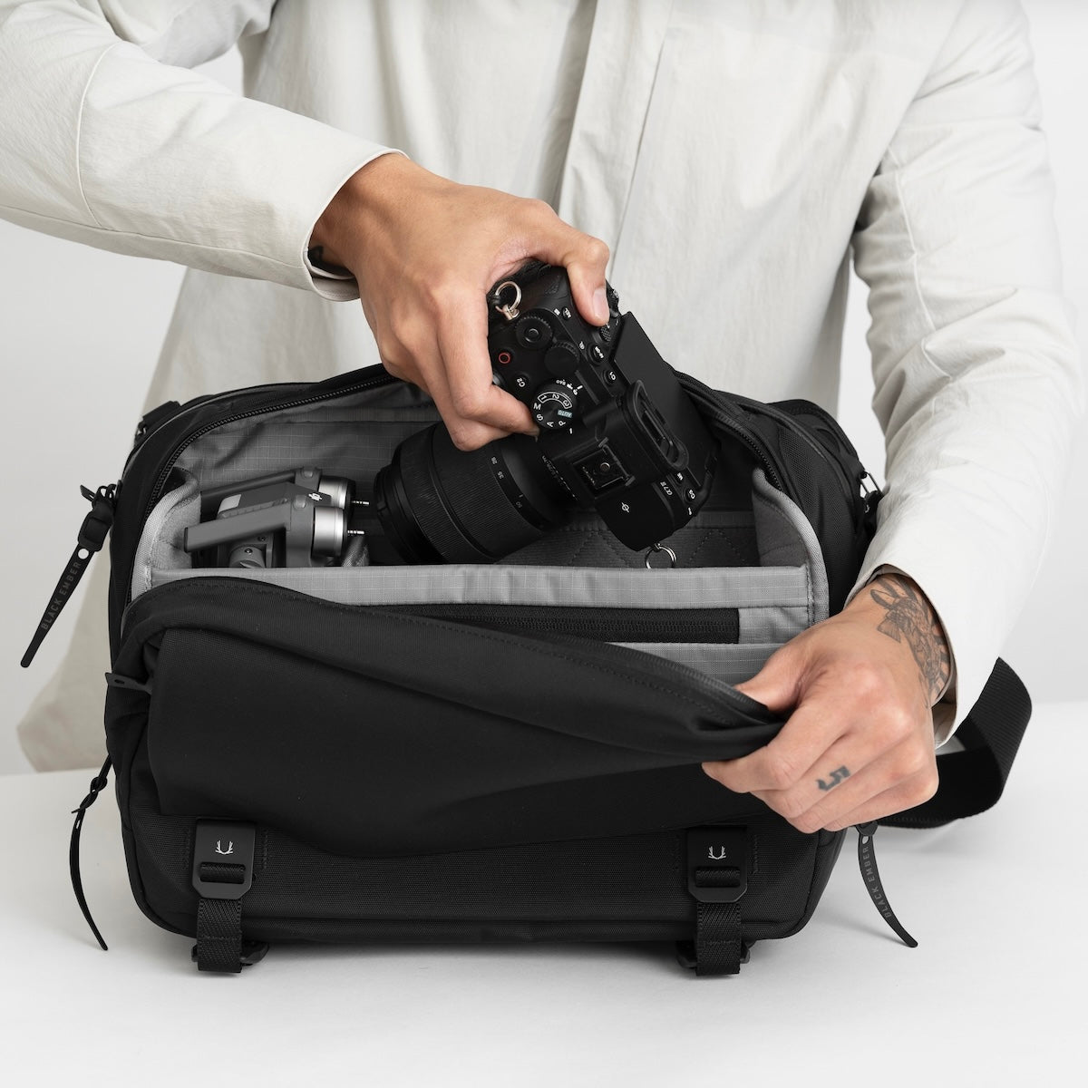 Black Ember GRIP-SLING 12 CAMERA INSERT - SILVER MATTE