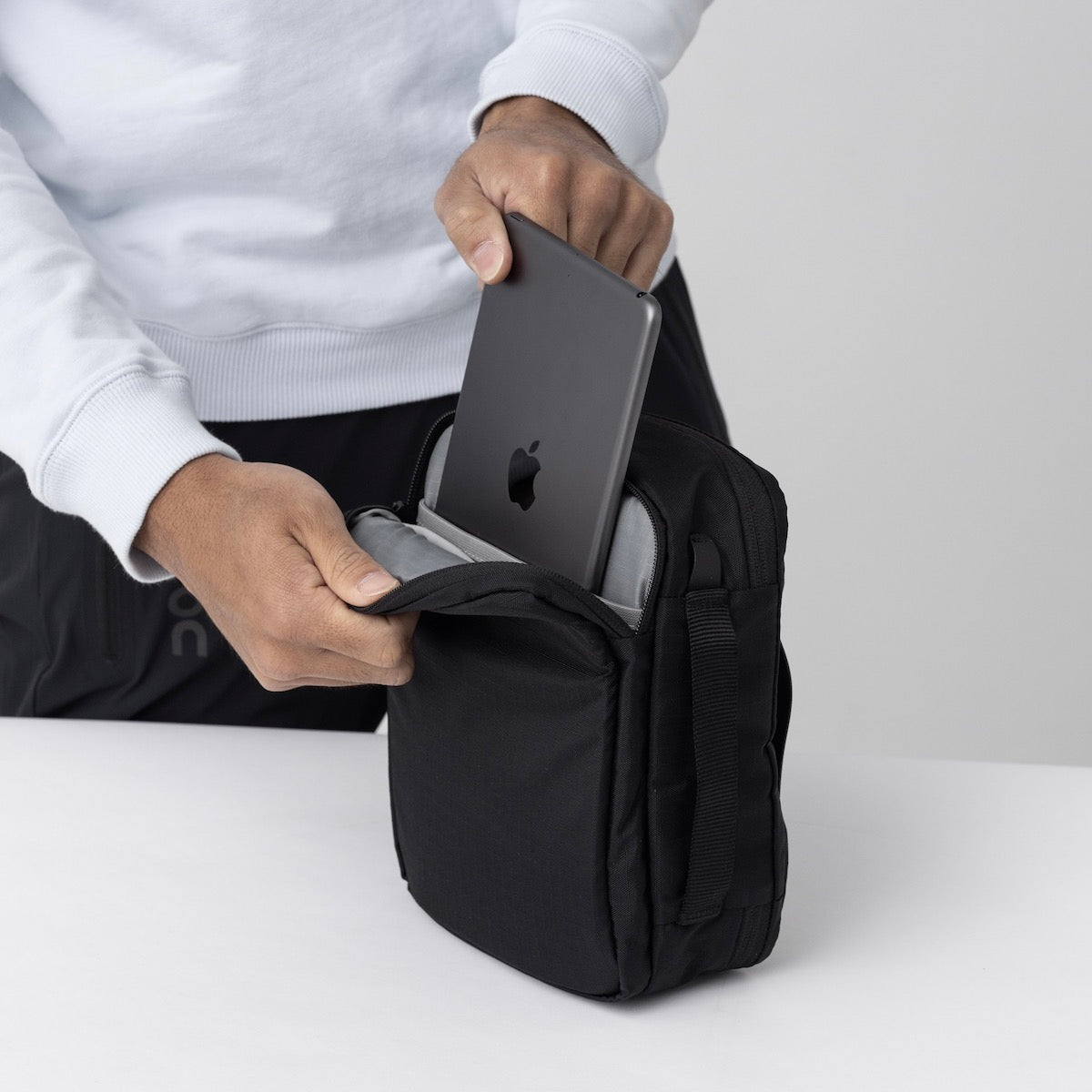 Black Ember BOARDING KIT MINI - JET BLACK : 3L