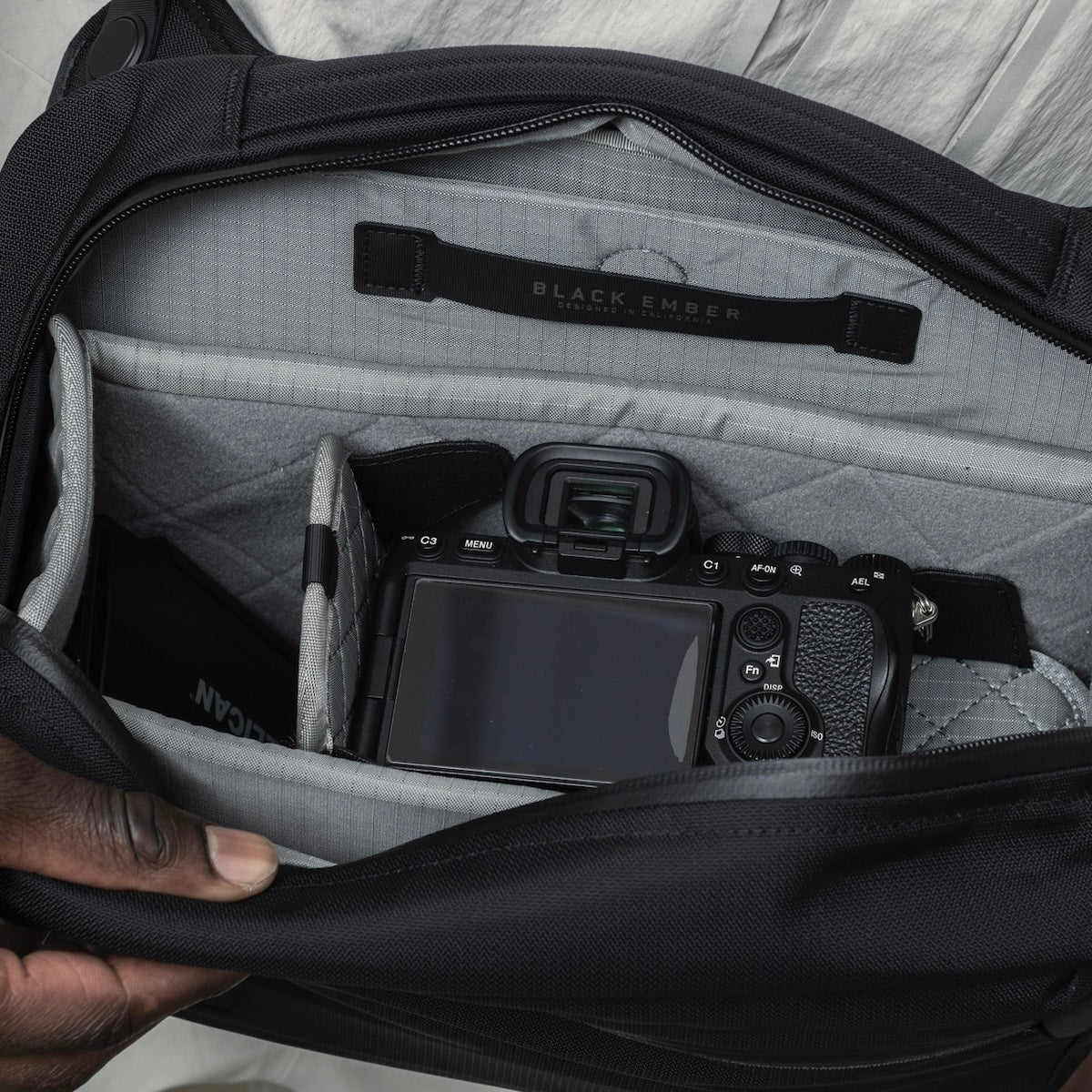 Black Ember GRIP-SLING 09 CAMERA INSERT - SILVER MATTE