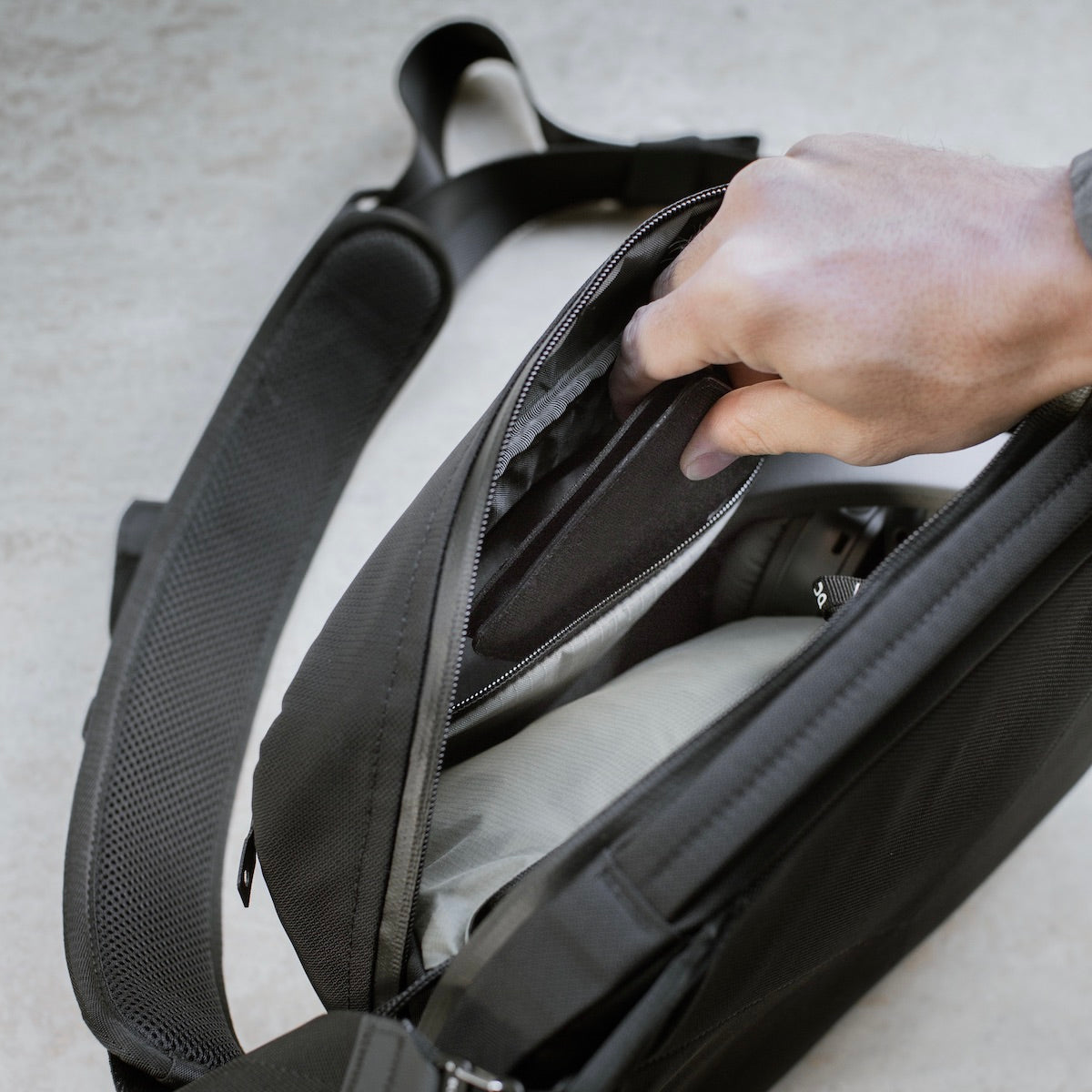 Black Ember GRIP-SLING 09 EMBERTEX™ PFAS FREE - JET BLACK : 9L