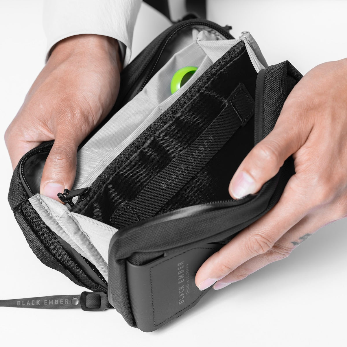 Black Ember TKX CORDURA® RN66 VELOCITY - JET BLACK : 1.5L Sling