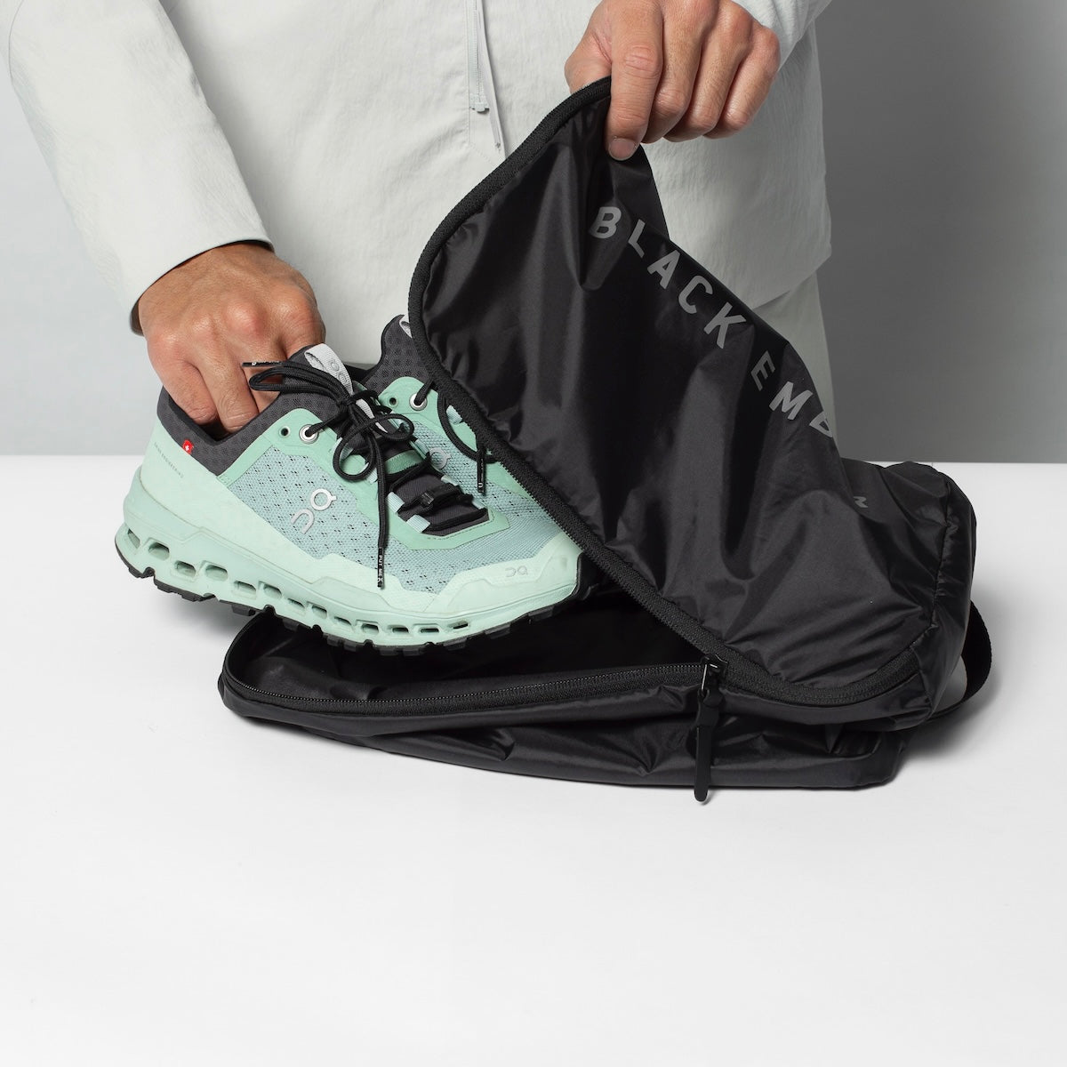 SHOE CUBE - JET BLACK 12L by Black Ember