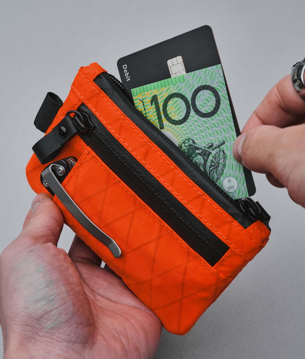 ALPAKA Zip Pouch Pro.