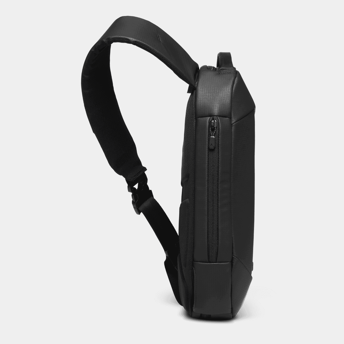 Side view of the Nomatic Navigator RS Sling 10L showcasing its sleek design and adjustable strap.