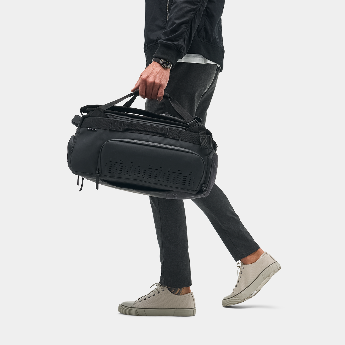 Nomatic Travel Bag 30L, durable travel bag ideal for organized packing and adventure.