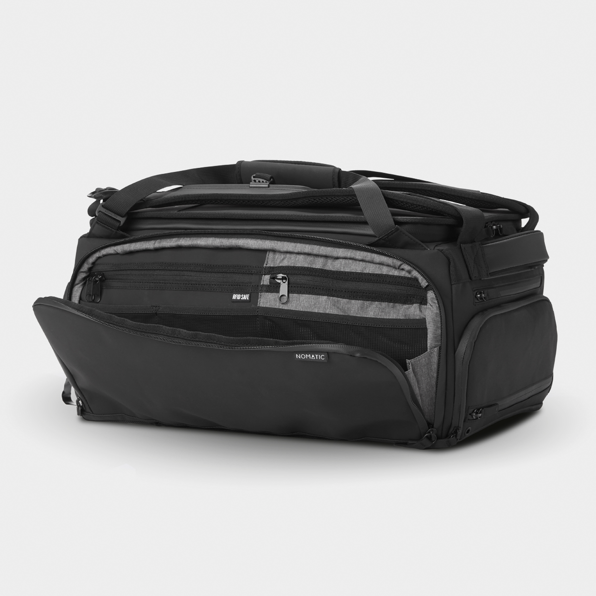 Nomatic Travel Bag 30L, durable travel bag ideal for organized packing and adventure.