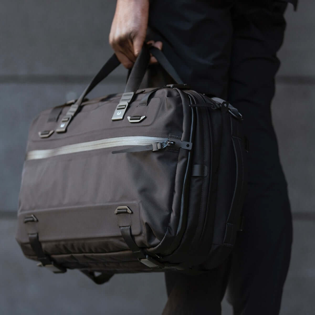 FORGE 30 CORDURA® RN66 VELOCITY - JET BLACK : 20L - 30L EXPANSION