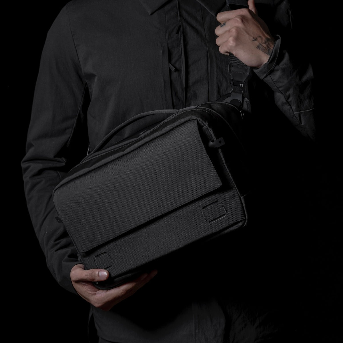 Black Ember GRIP-SLING 12 EMBERTEX™ PFAS FREE  - JET BLACK : 12L