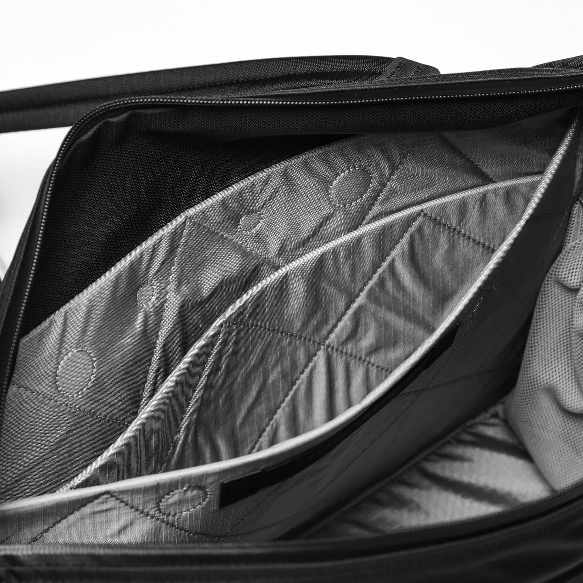 WPT-TOTE CORDURA® RN66 VELOCITY - JET BLACK : 20L