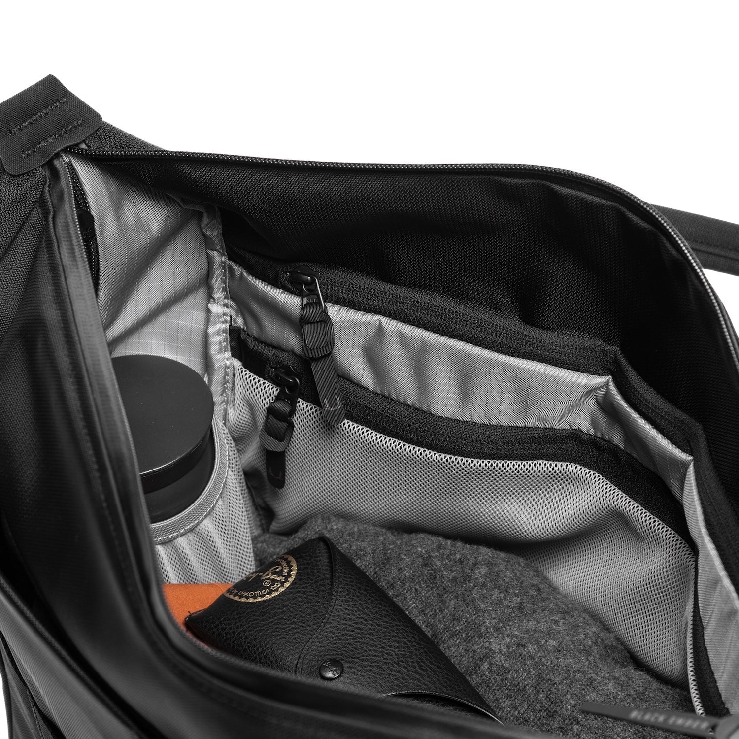 Black Ember WPT-SHLDR-TOTE - JET BLACK : 20L