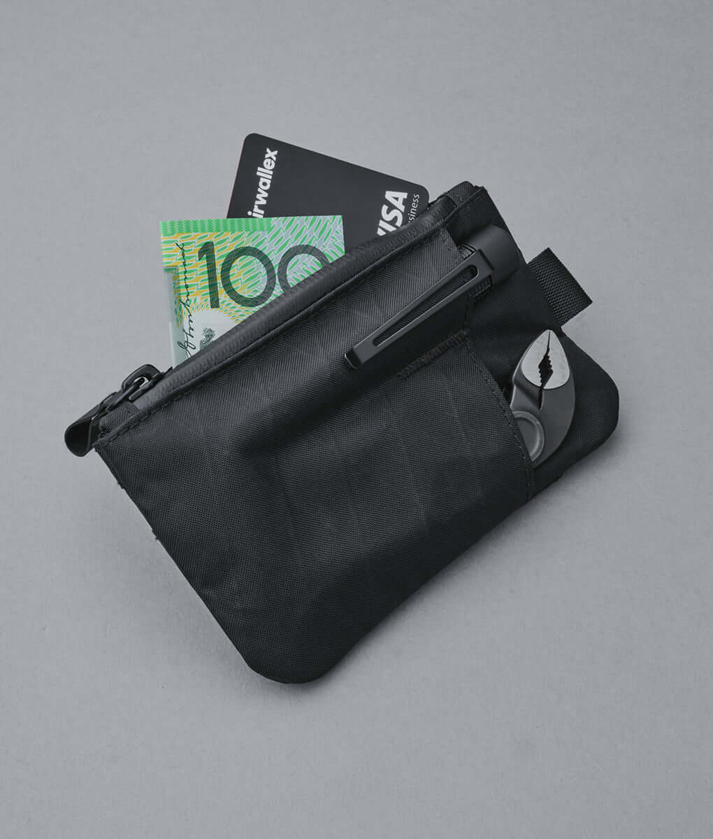 ALPAKA Zip Pouch Pro.